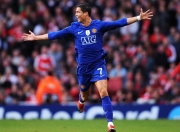 开云体育APP下载-点球大师与红龙怒吼，若日尼奥的冷静之光与威尔士掀翻罗马的史诗之夜