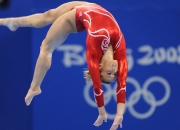 开云体育平台APP-铁血与优雅的对决，马竞险胜蓝军，贝林厄姆闪耀全场定义新时代中场