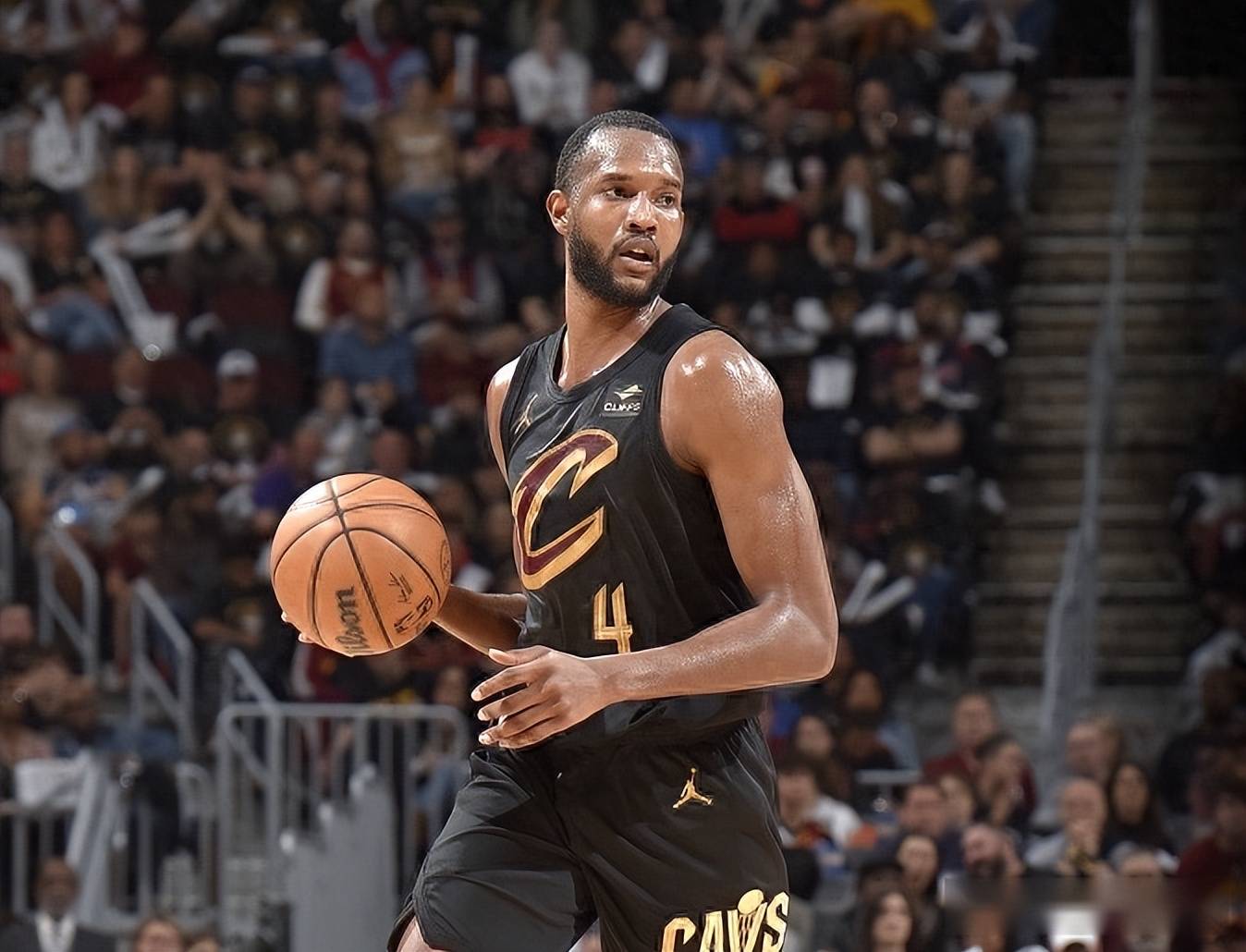 马刺逆转步行者,米切尔打破历史纪录 马刺逆转步行者,米切尔打破历史纪录