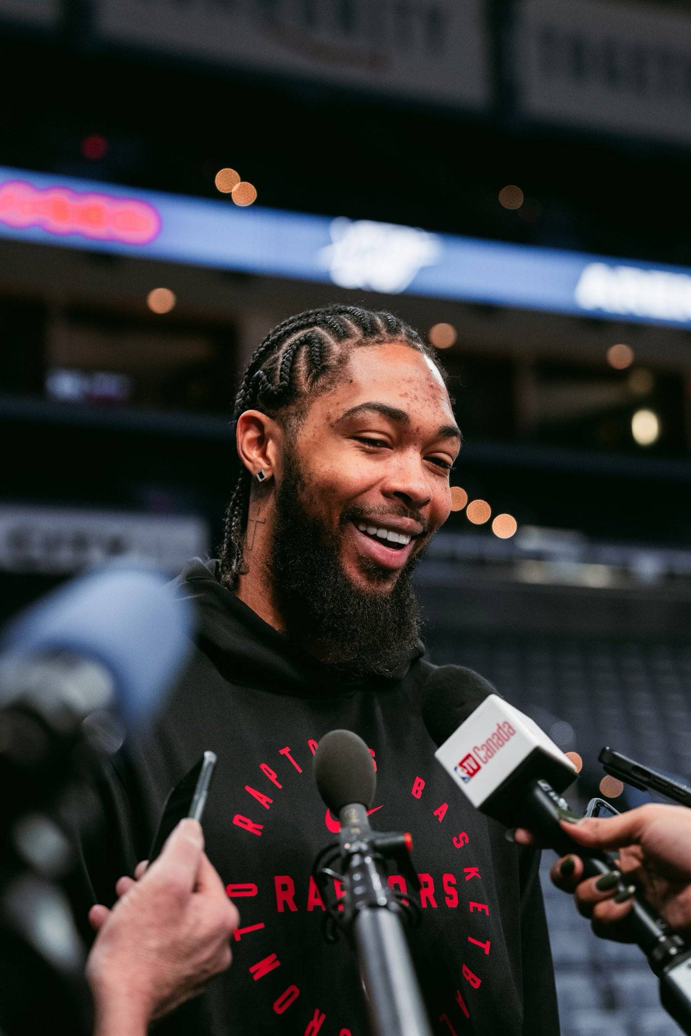 鹈鹕球员英格拉姆表现出色,为球队贡献 鹈鹕球员英格拉姆表现出色,为球队贡献