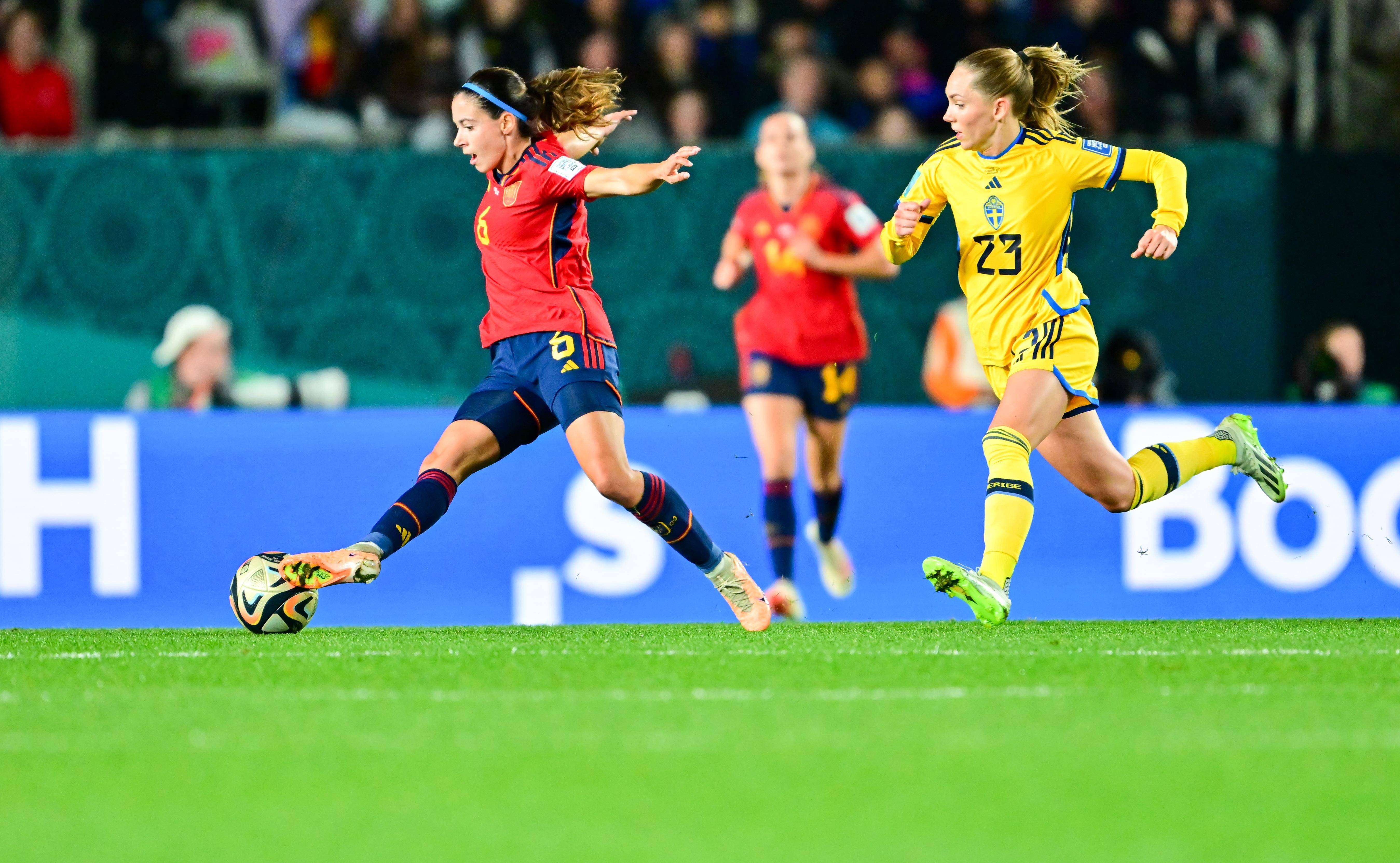 瑞典女足比赛中,荷兰队展现统治力 瑞典女足比赛中,荷兰队展现统治力