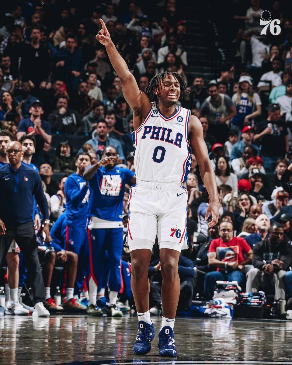 瑞士国脚头槌绝杀,帮助球队挺进半决赛 瑞士国脚头槌绝杀,帮助球队挺进半决赛