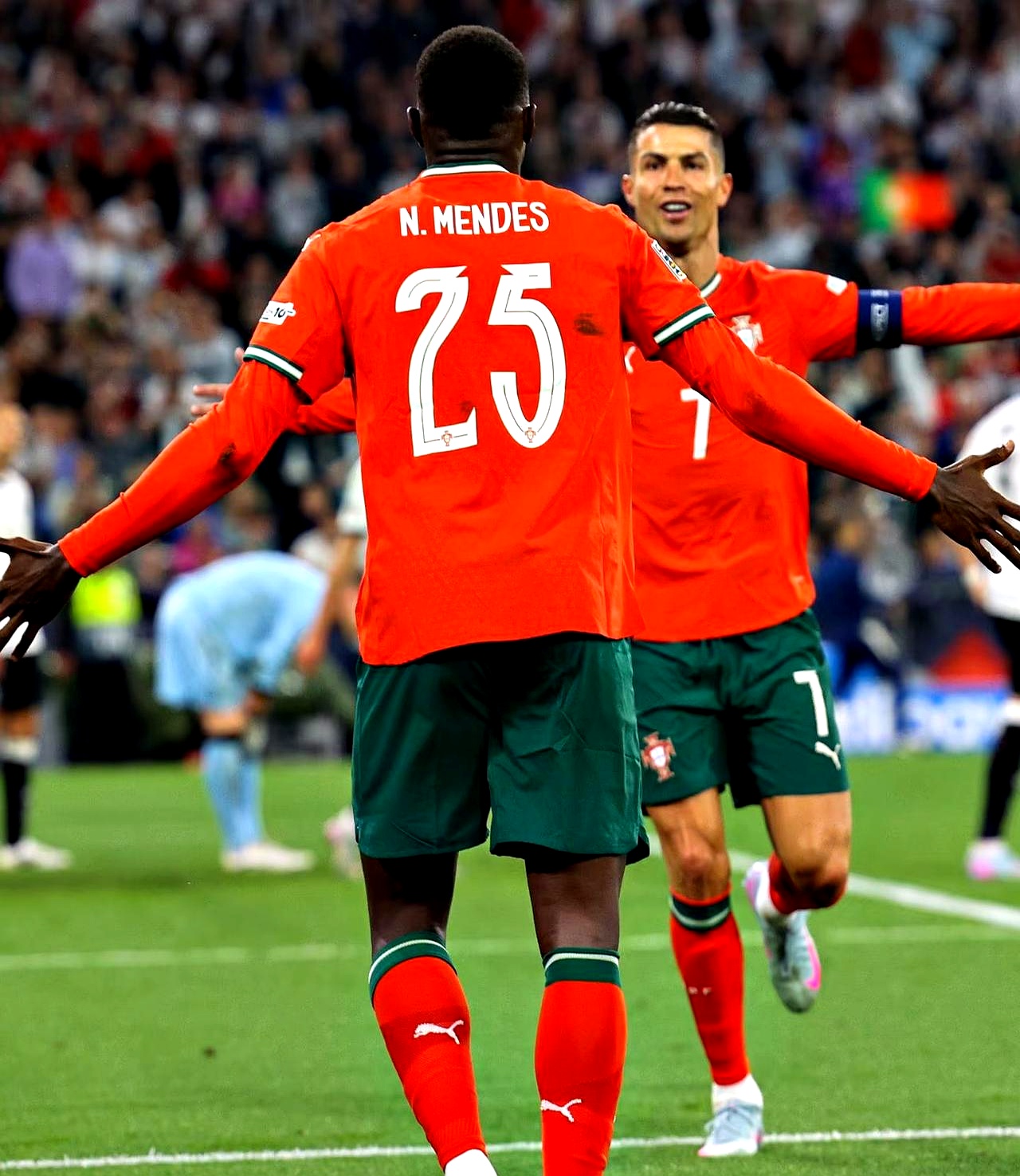 西洋球队在国际赛事中屡获胜利 西洋球队在国际赛事中屡获胜利