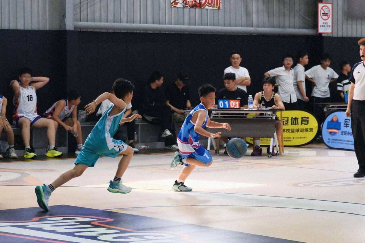 篮球对抗赛场上技术过招精彩纷呈的简单介绍 篮球对抗赛场上技术过招精彩纷呈的简单介绍