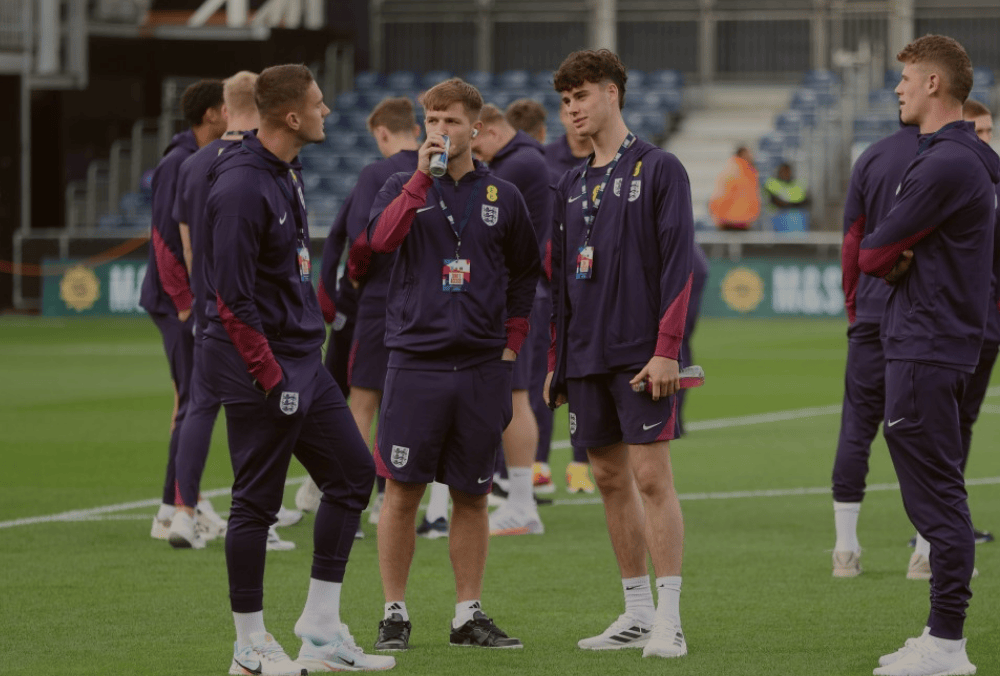 英格兰战胜捷克,锁定小组第一的简单介绍 英格兰战胜捷克,锁定小组第一的简单介绍