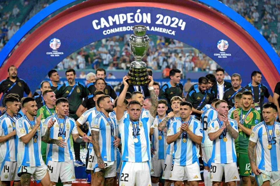 阿根廷女足在南美比赛中勇夺冠军 阿根廷女足在南美比赛中勇夺冠军