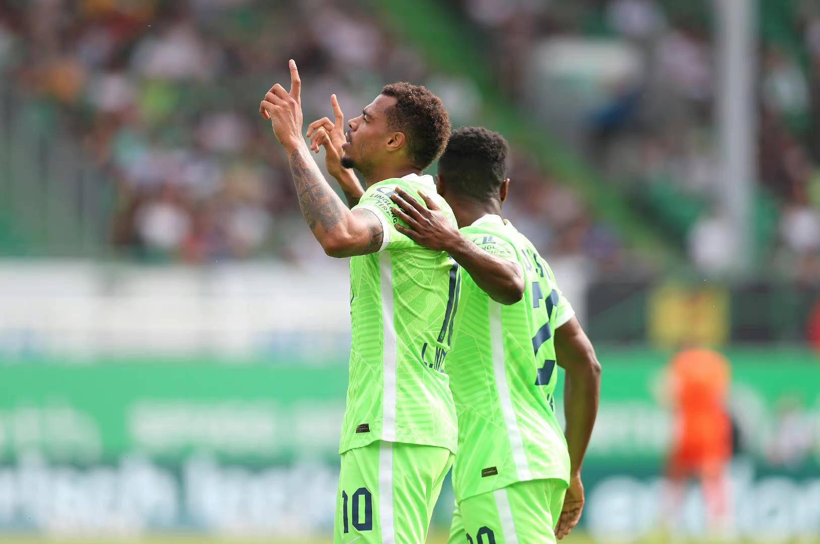 包含瓦拉多利德客场险胜，稳固积分榜位置的词条