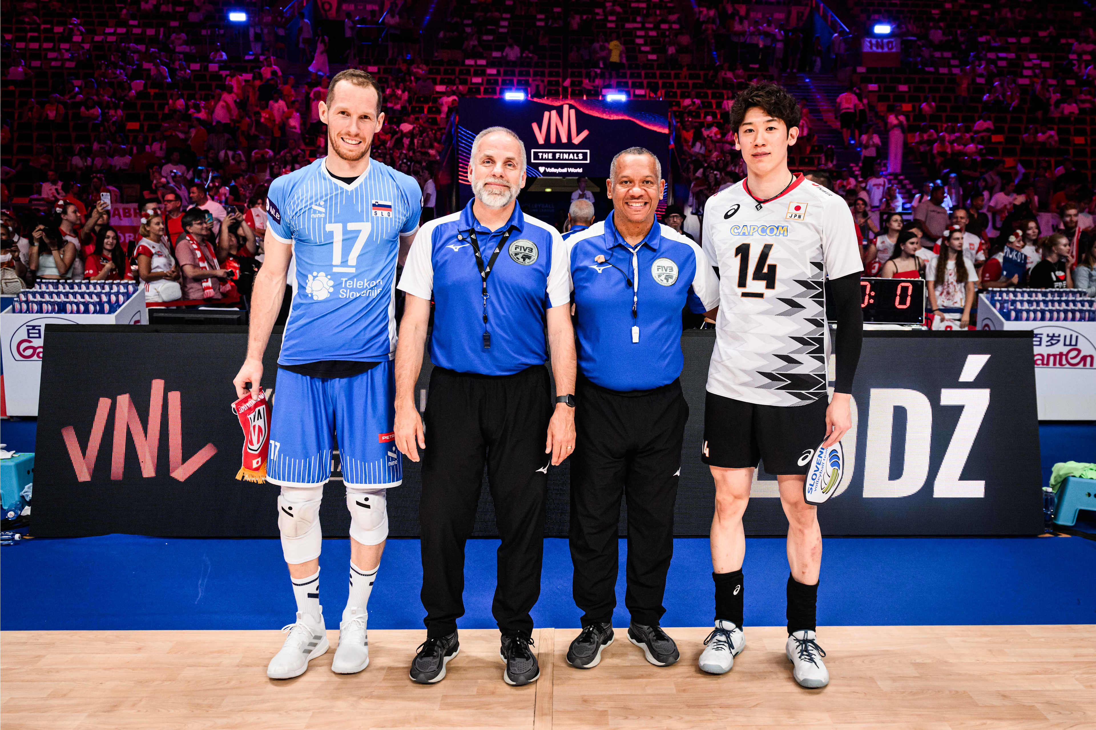 波兰队轻取日本队,林高远点燃赛场 波兰队轻取日本队,林高远点燃赛场