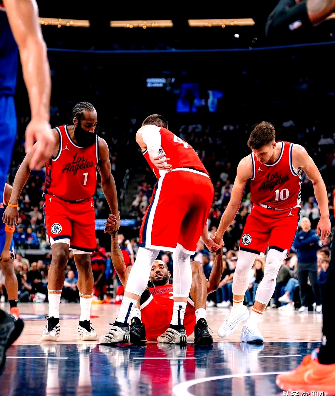 骑士力克火箭,哈登点燃赛场的简单介绍 骑士力克火箭,哈登点燃赛场的简单介绍