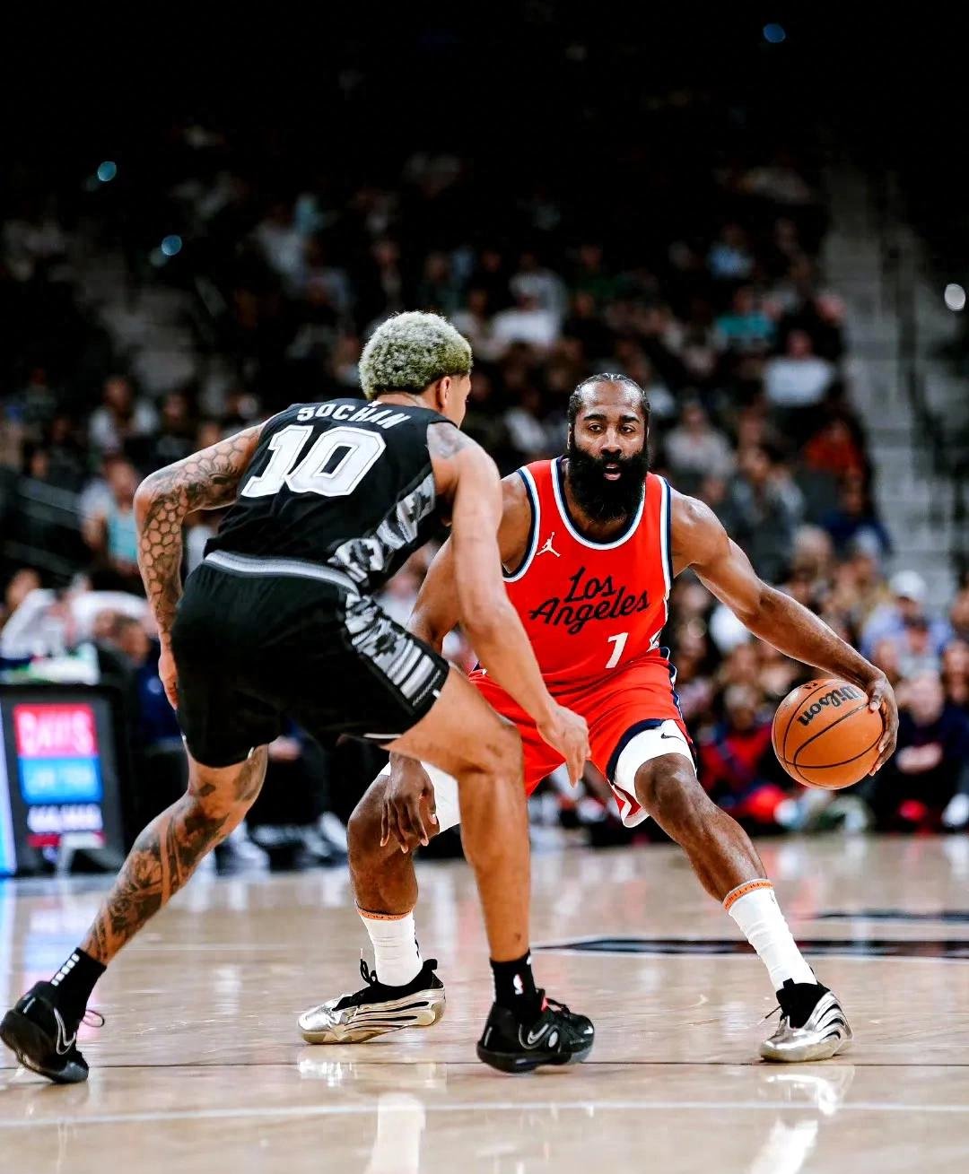 雄鹿翻盘鹈鹕,哈登扛起全队 雄鹿翻盘鹈鹕,哈登扛起全队