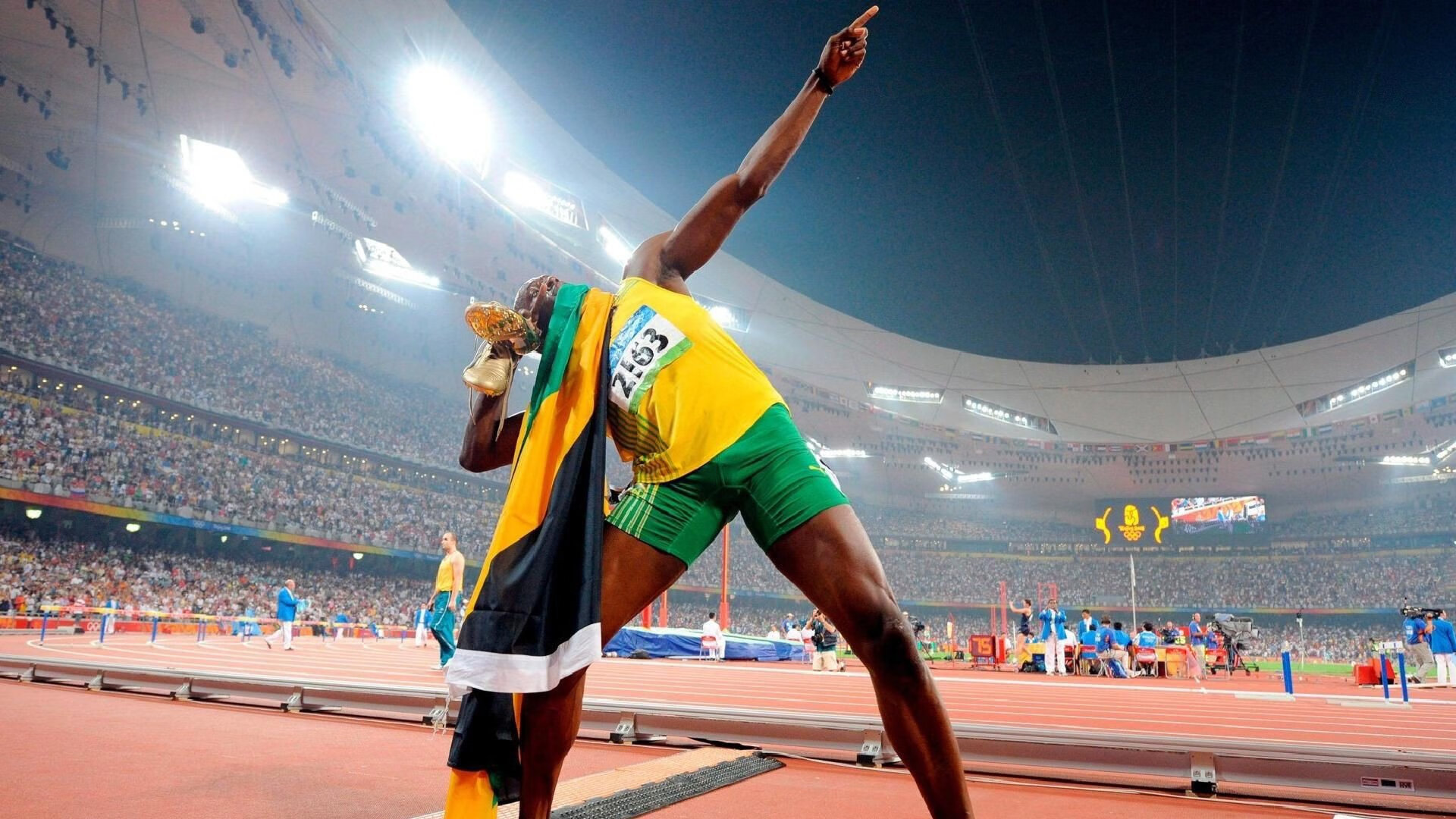 舞台越大越强，哈兰德与瑞士制霸皇马的战术启示