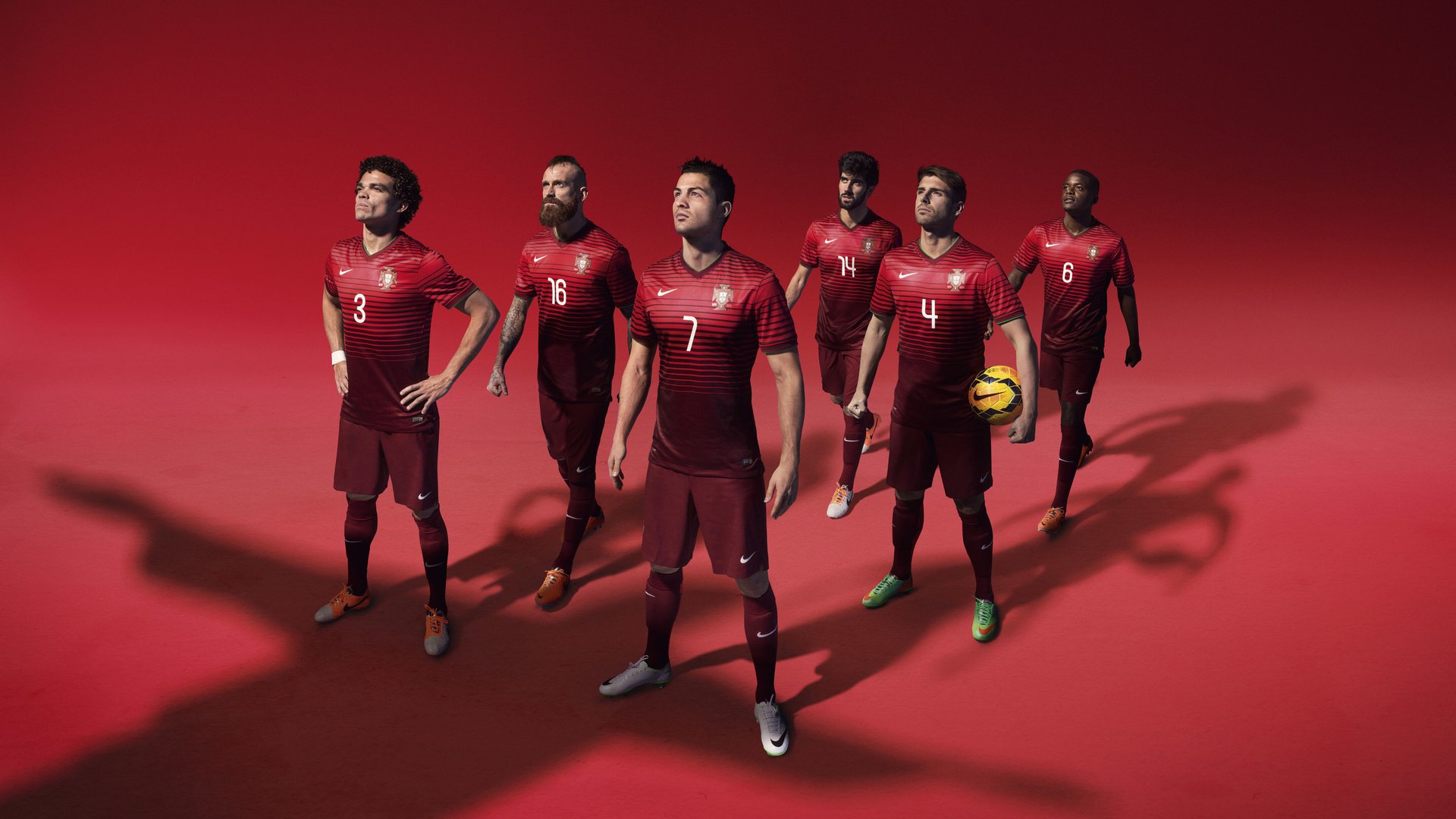 鏖战与担当,从绿茵场到乒乓台的双重奏—奥地利队死磕葡萄牙,樊振东扛起全队前行