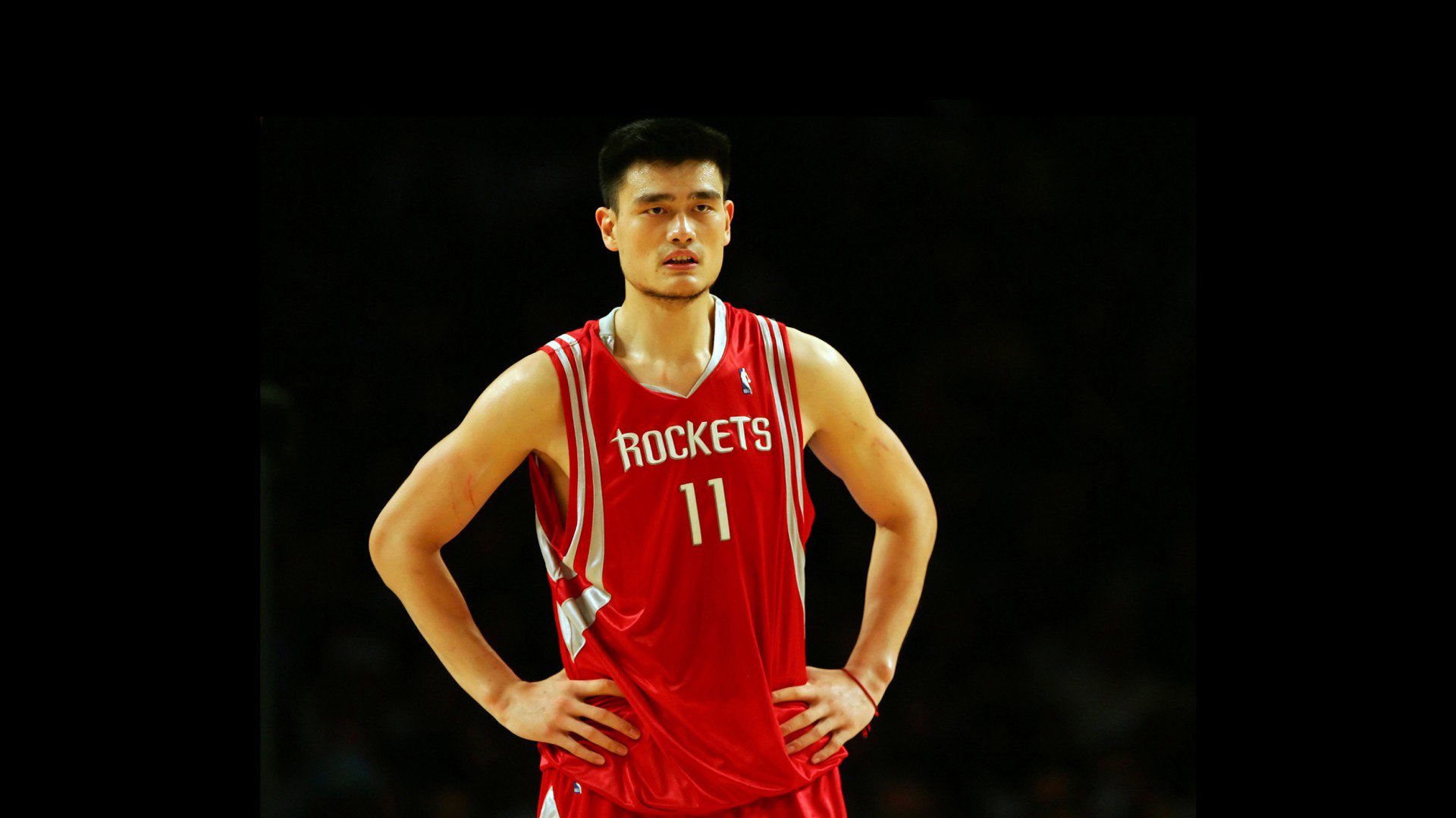 蓝黄风暴，2026世界杯E组之夜，罗马尼亚用压哨绝杀击碎五星巴西，托纳利一战封神